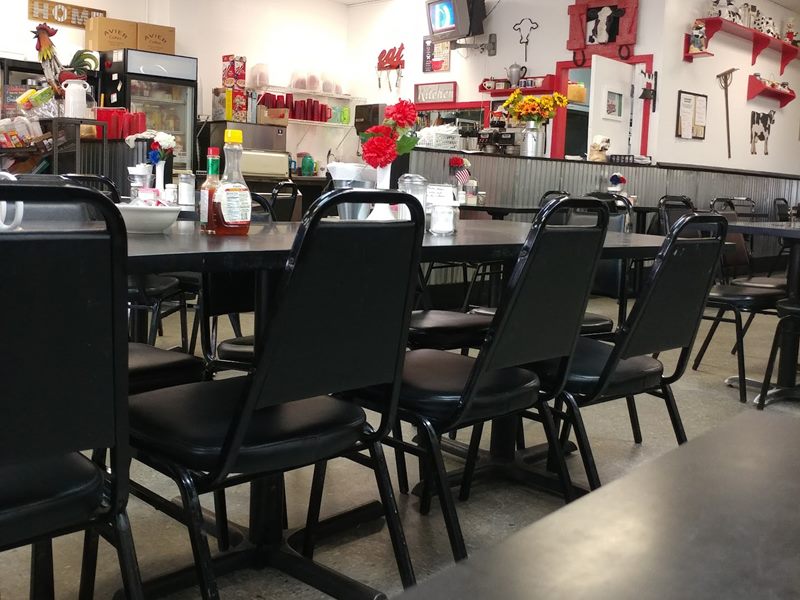 Plummer's Family Restaurant interior